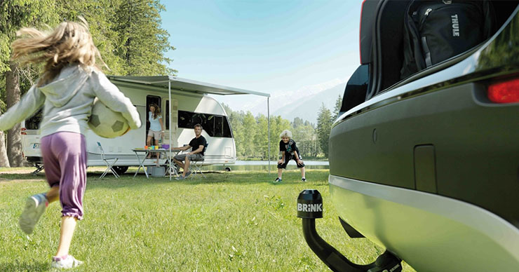 Vai varu savam auto uzstādīt piekabes āķi?